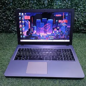 Laptop ASUS 3GB Intel SSD 256GB