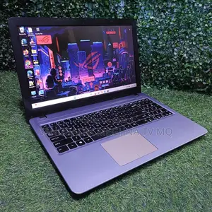 Laptop ASUS 3GB Intel SSD 256GB
