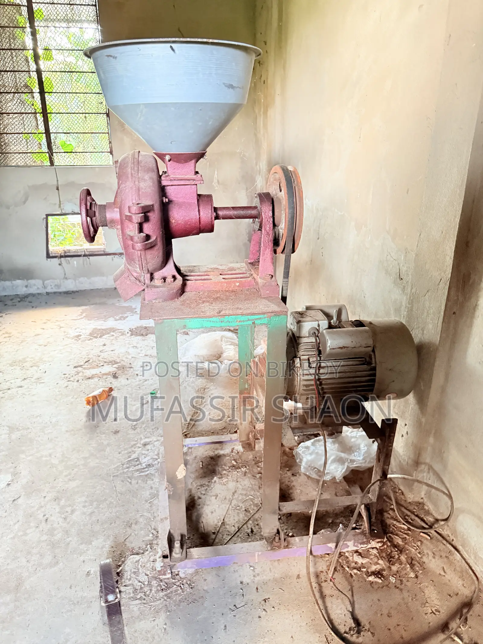 Spice Grinding / Crushing Machine