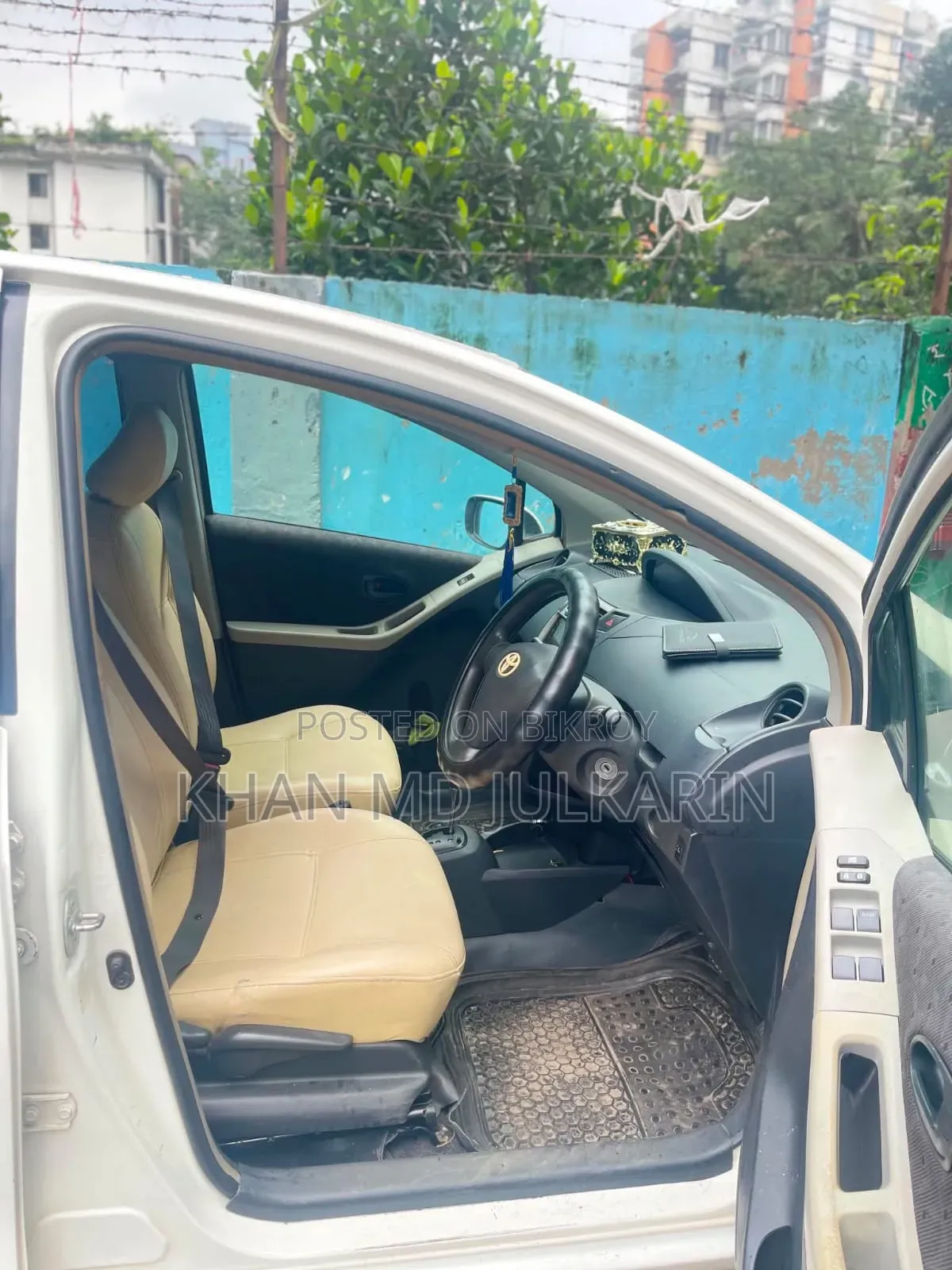 Toyota Vitz 2009 White