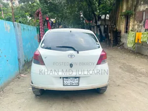 Toyota Vitz 2009 White