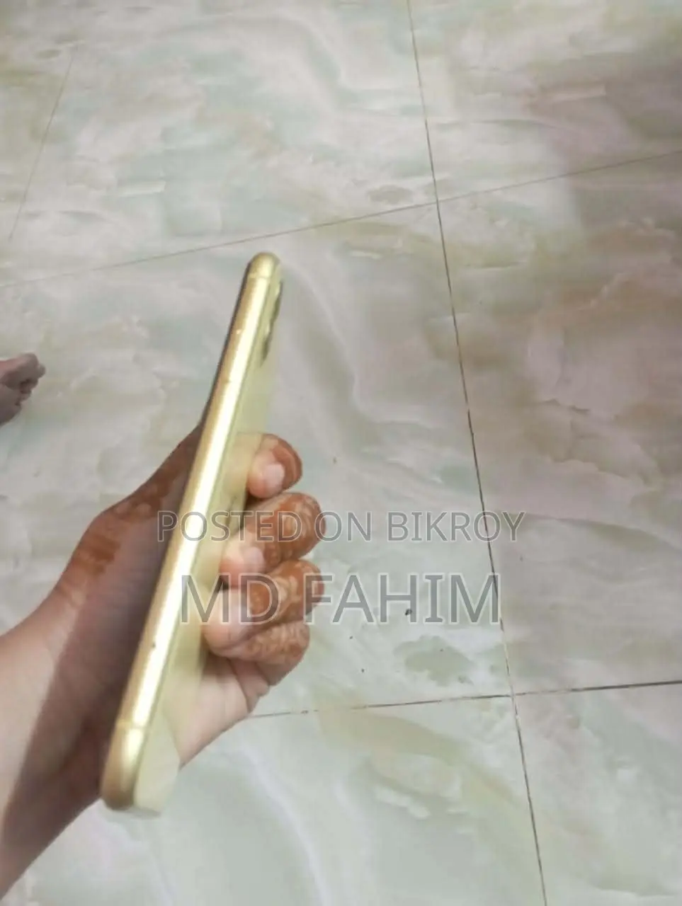 Apple iPhone 11 64 GB Yellow