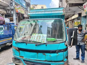 টয়োটা ডাইনা কাভার্ড ভ্যান