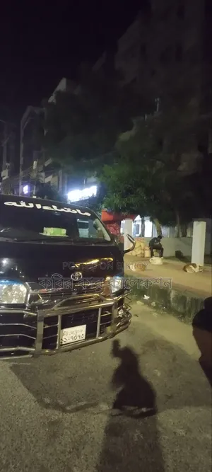 Toyota HiAce 2010 Black