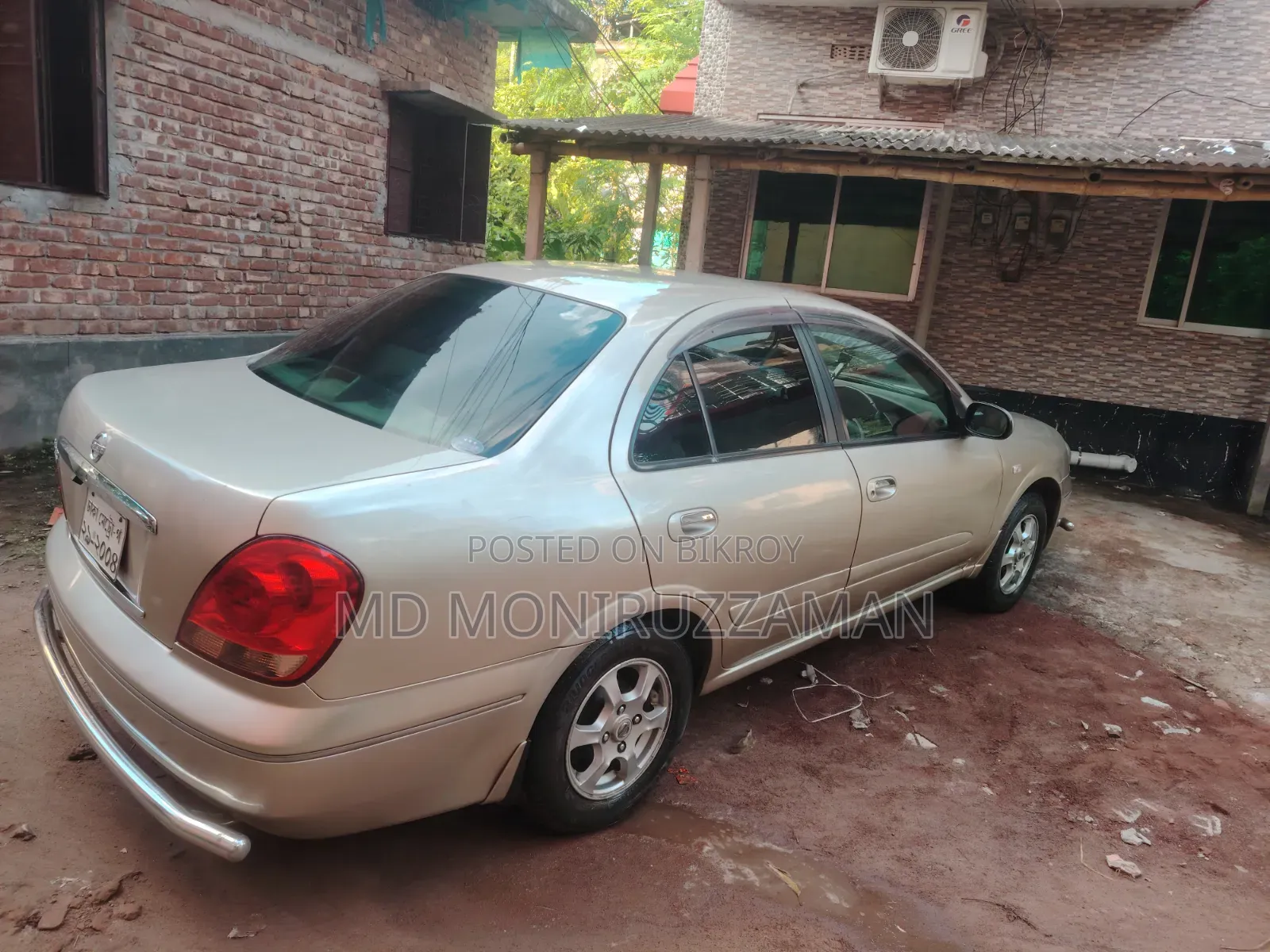 Nissan Bluebird 2004 Gold