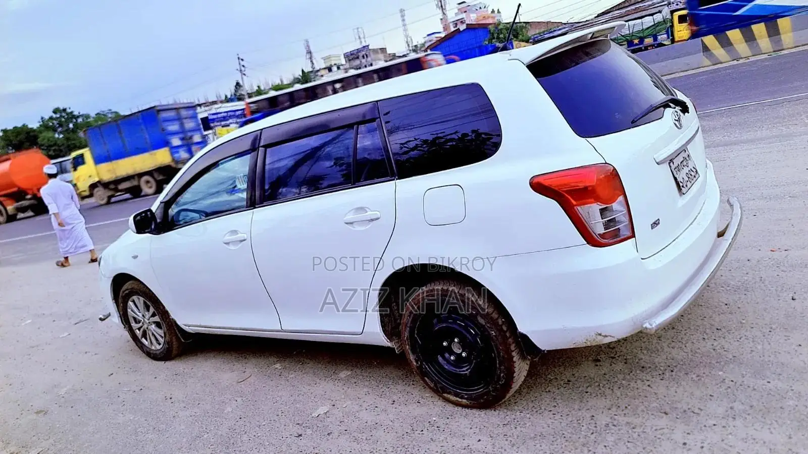 টয়োটা এক্সিও ২০১০ সাদা