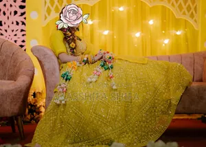 ইন্ডিয়ান হলুদ ব্রাইডাল লেহেঙ্গা