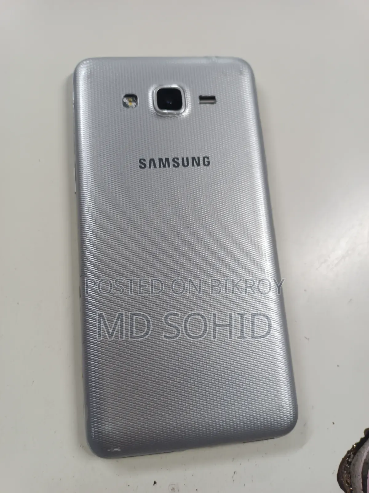 Samsung Galaxy J5 8 GB Gold
