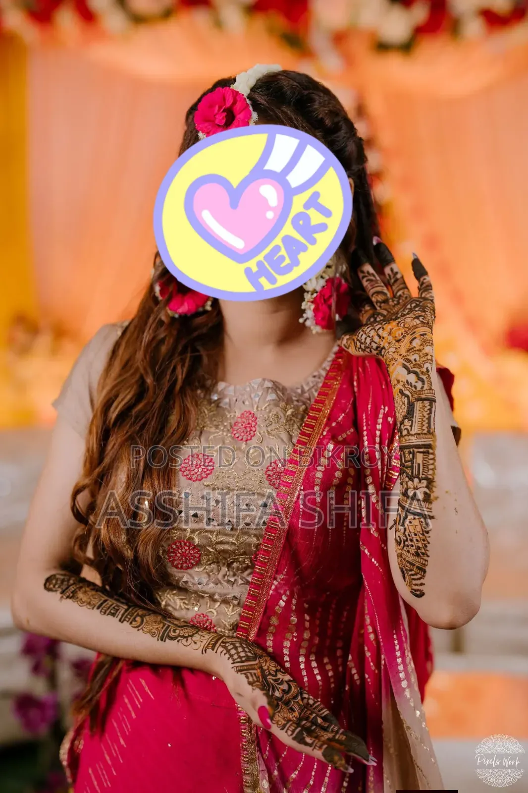 ওড়না সহ গোলাপি ভারতীয় লেহেঙ্গা