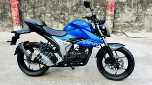 সুজুকি জিক্সার ২০২১ নীল