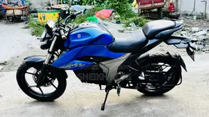 সুজুকি জিক্সার ২০২১ নীল
