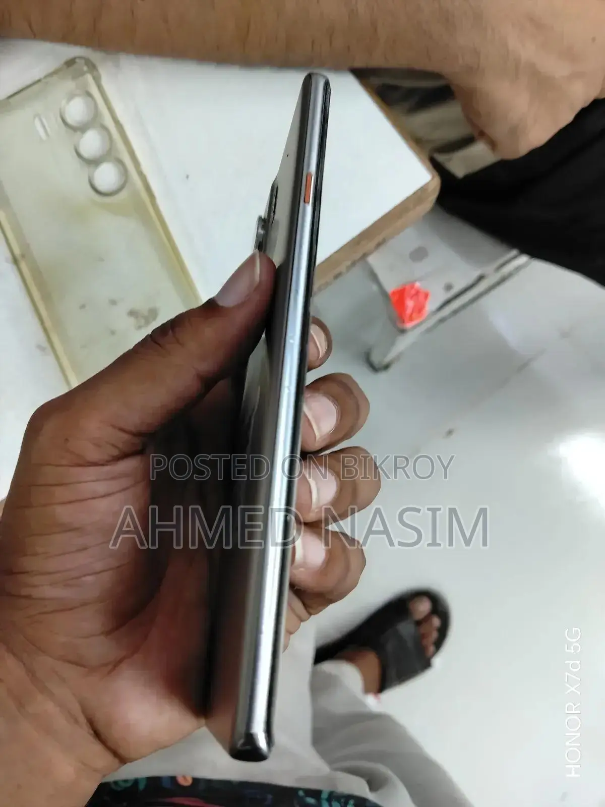 টেকনো ক্যামন ৪০ প্রো ৪জি ২৫৬ জিবি সাদা