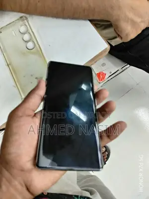 টেকনো ক্যামন ৪০ প্রো ৪জি ২৫৬ জিবি সাদা
