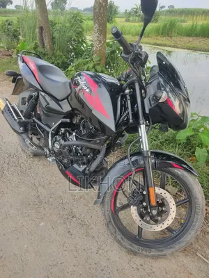 বাজাজ পালসার ১৫০ ২০২৩ কালো