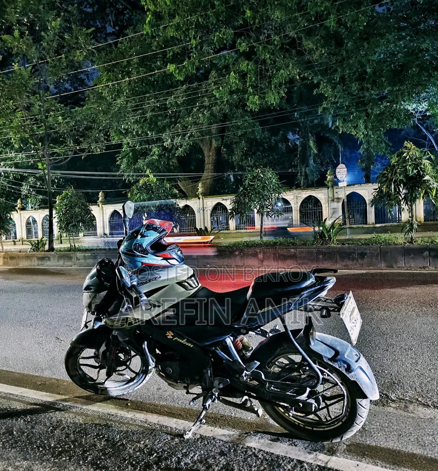 বাজাজ পালসার এনএস ১৬০ ২০১৮ সাদা