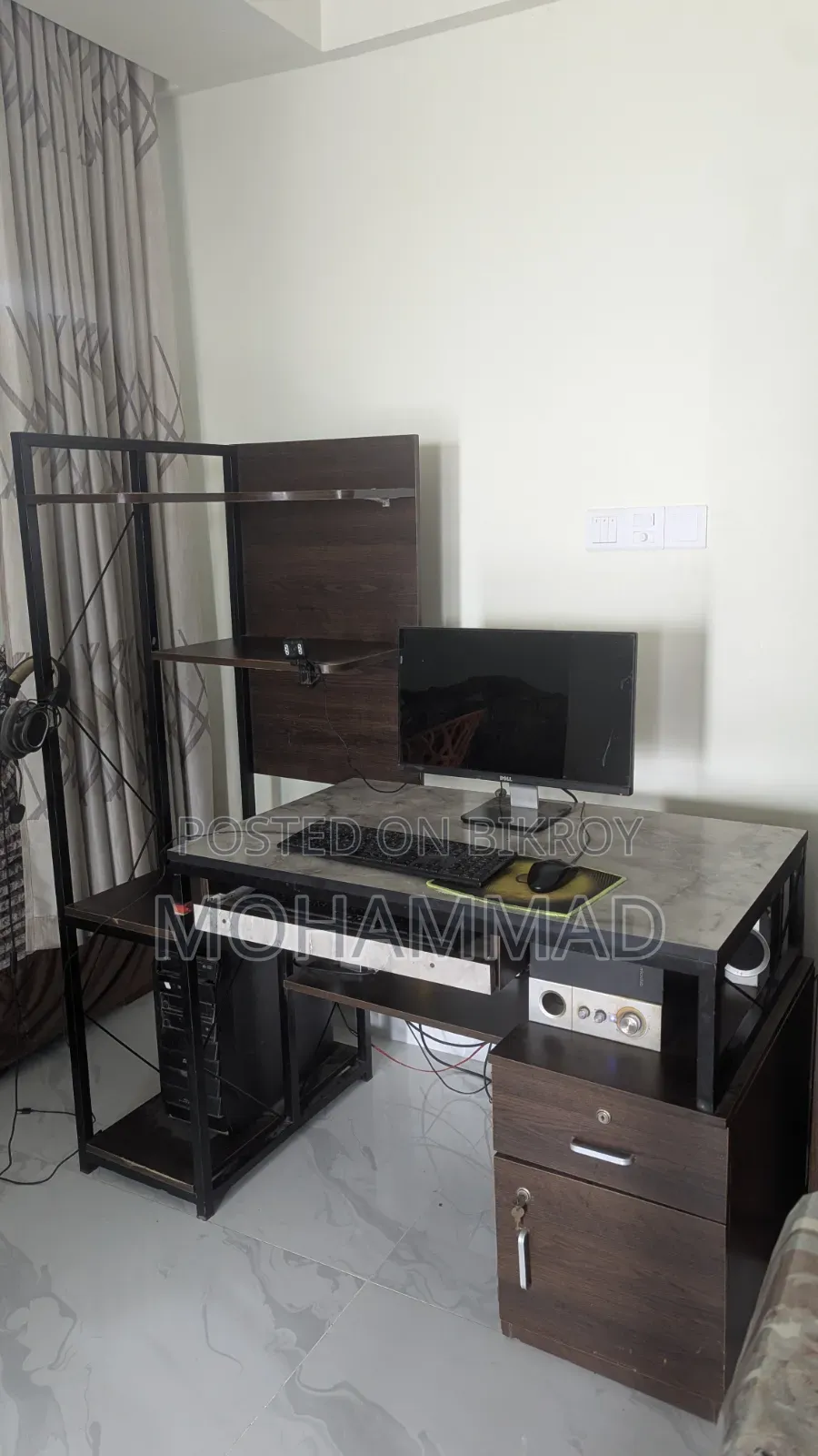 Desktop Table