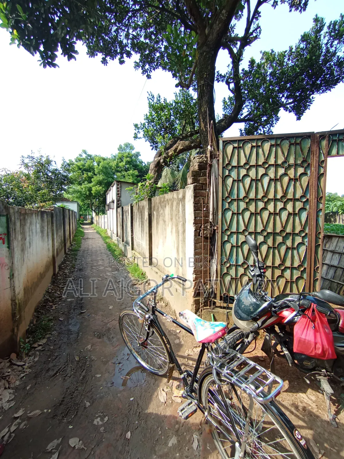 সাভারে ২ বেডরুমের বাড়ি বিক্রির জন্য