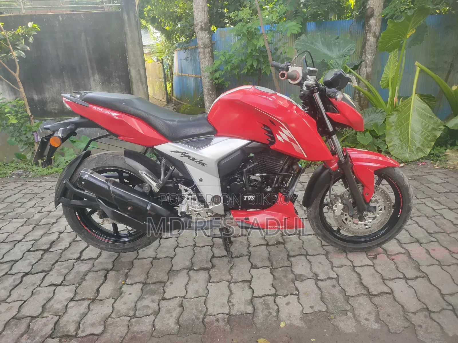 TVS Apache 160 4V 2023 Red