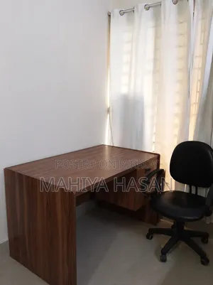 পারটেক্স ডেস্ক এবং চেয়ার