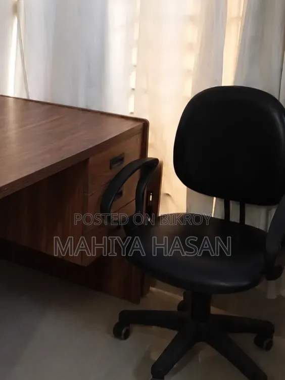 পারটেক্স ডেস্ক এবং চেয়ার