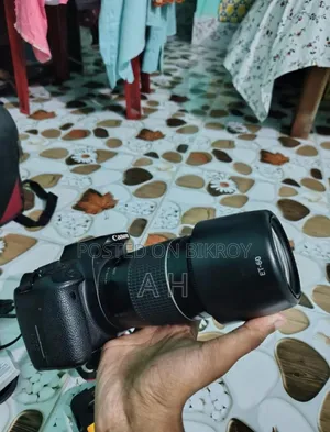 Canon 700D With 75-300mm Zoom Lens