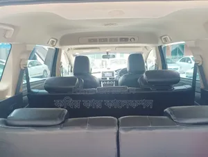 মিতসুবিশি এক্সপ্যান্ডার ২০১৯ ধূসর