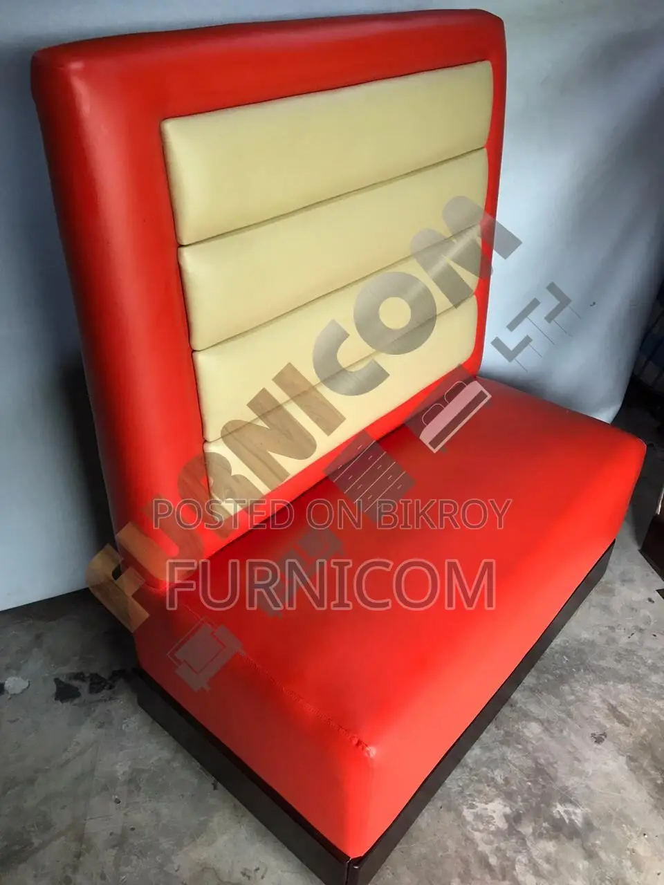 Lacquered 2 Seater Restaurant sofa