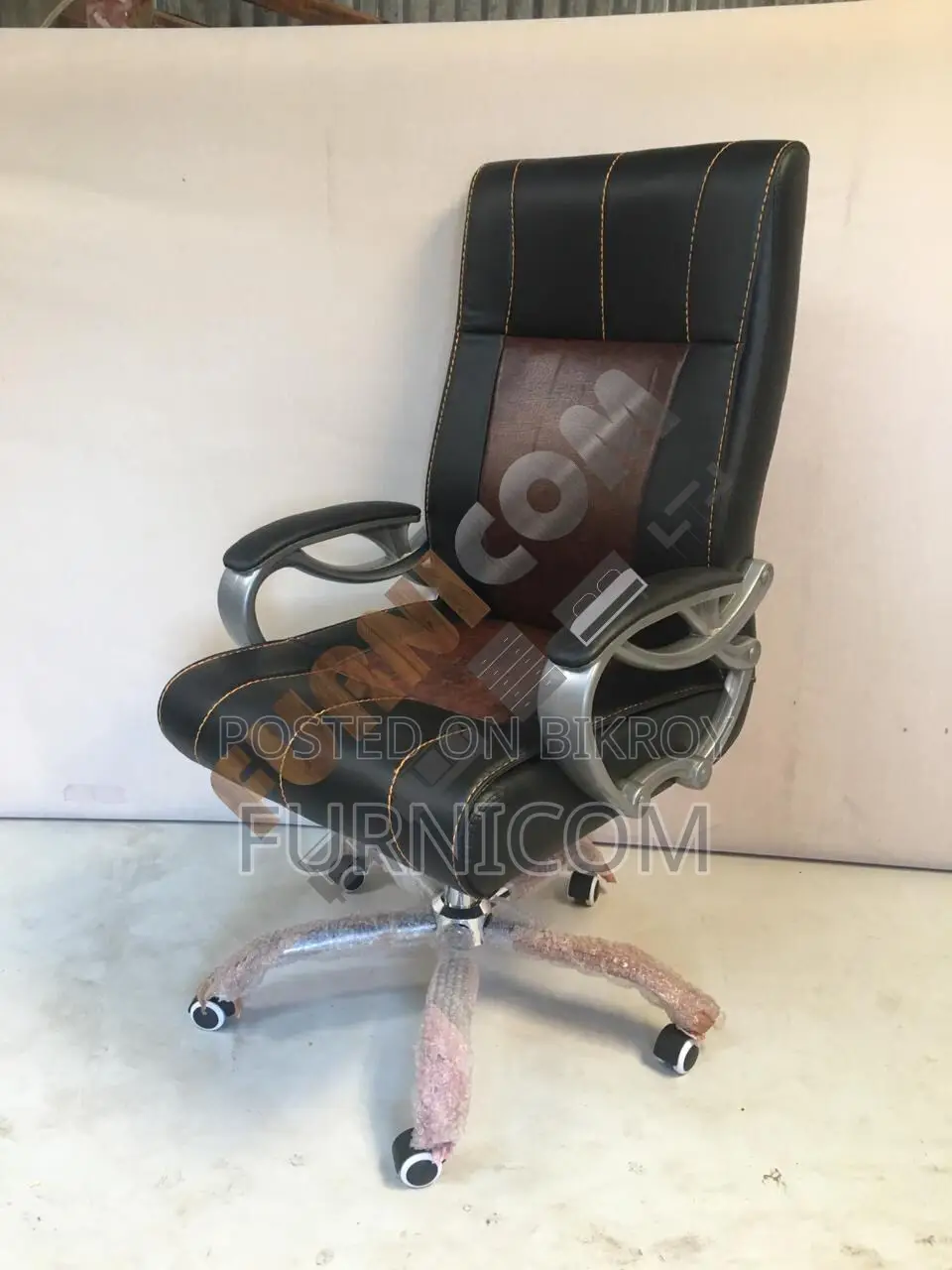 Straight-Backed Executive Chair (FCEC-2)