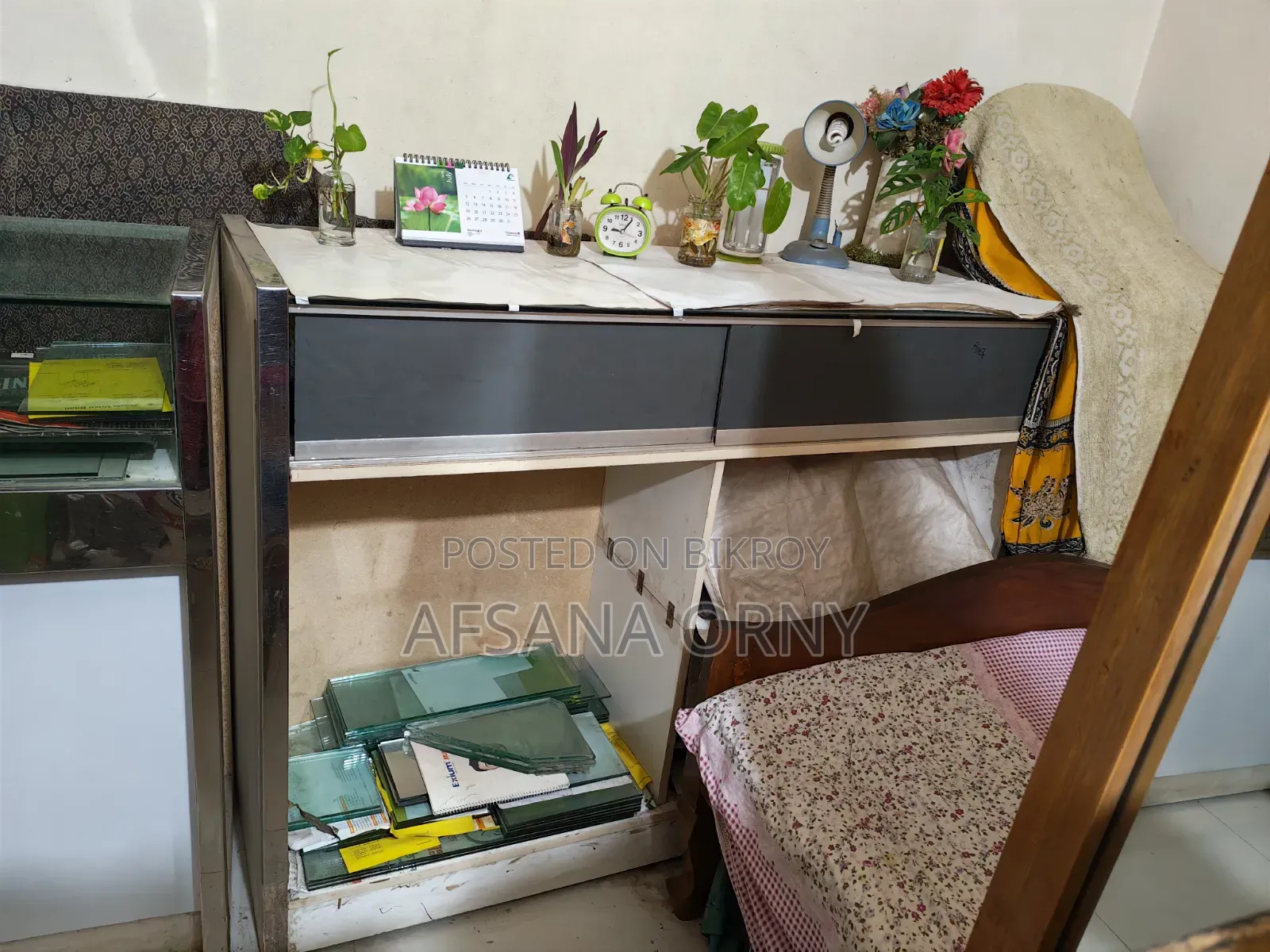 জরুরি ভিত্তিতে চশমার দোকানের মালামাল বিক্রয়