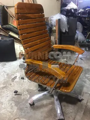Curvy Linear Wooden Boss Chair Ctg Shegun (FCWC 1)