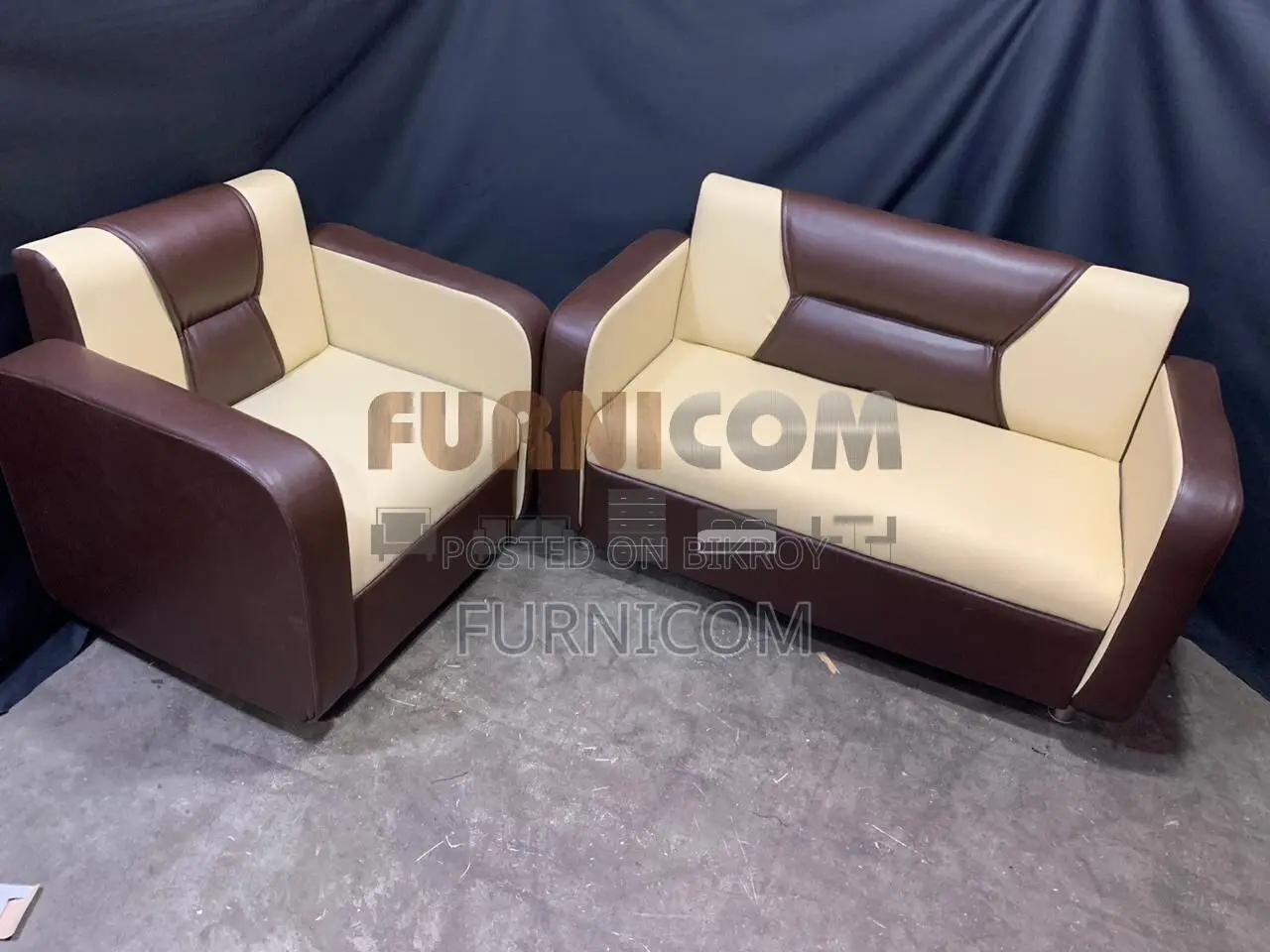Straight-backed Snug Sofa Set (2+1)