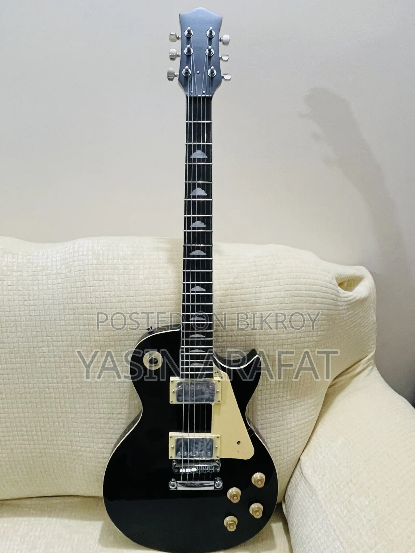 Les Paul-Style Solid-Body Electric Guitar