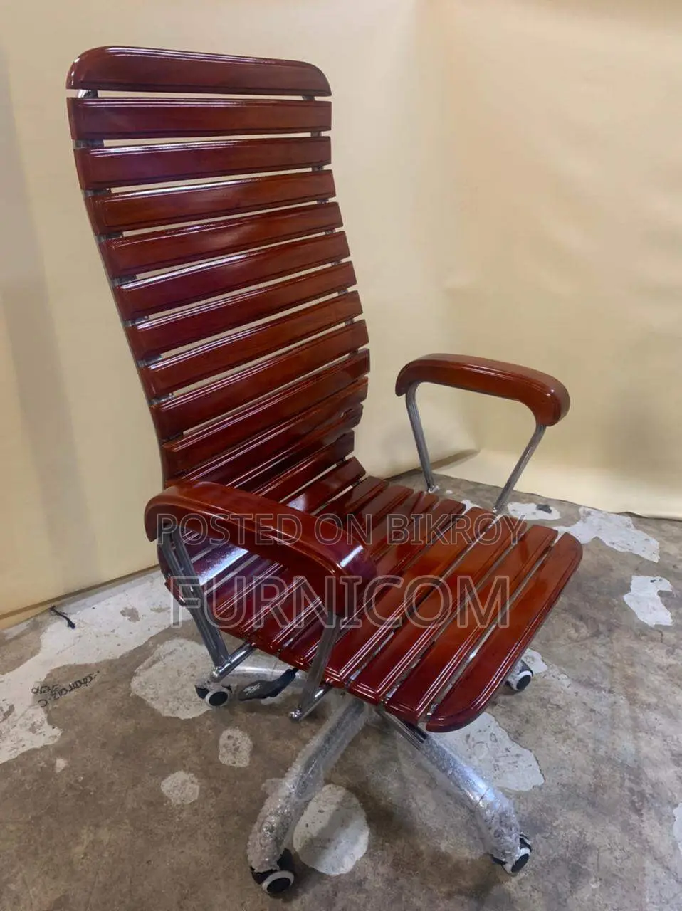 Curvylinear Wooden Boss Chair Mahogany (FCWC 7)