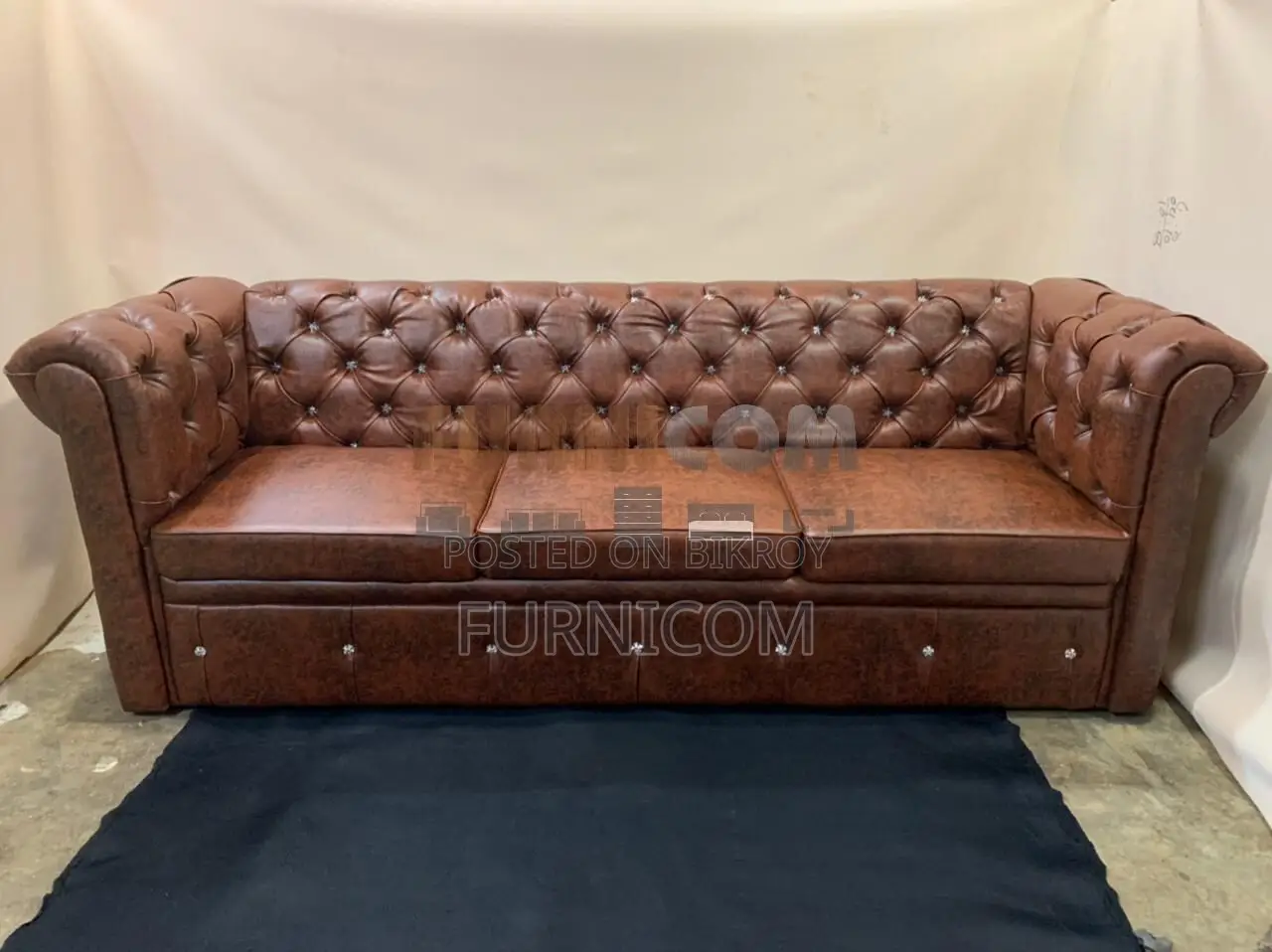 High-quality Chesterfield Sofa (3 + 2)