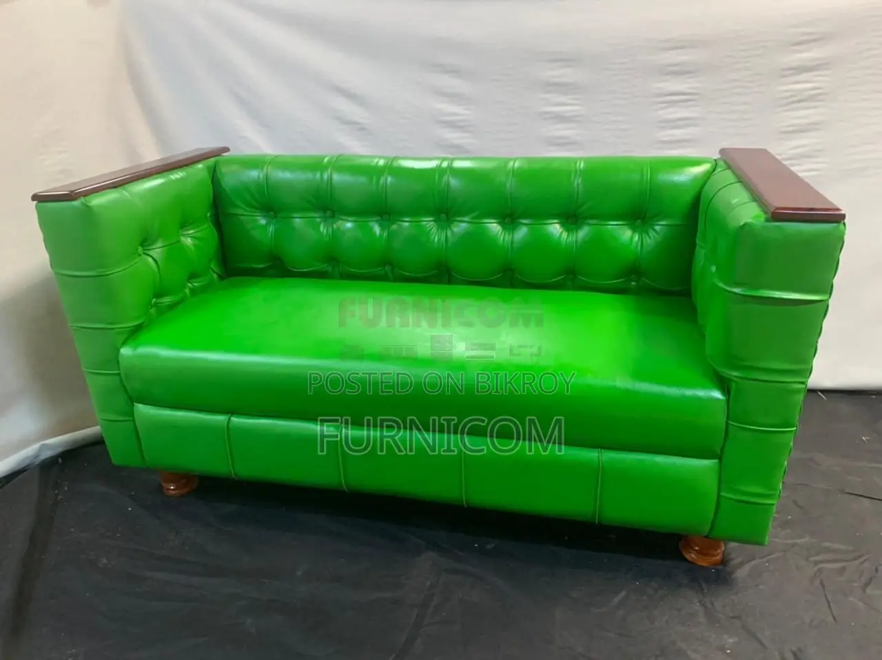 Lacquered Sofa Green (2 seater)