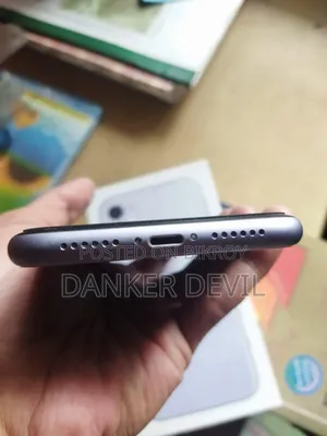 অ্যাপল আইফোন ১১ ১২৮ জিবি হোয়াইট