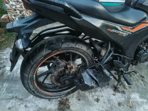 Honda Hornet 2.0 2018 Orange