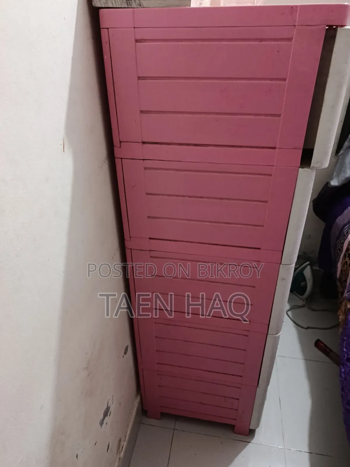 প্লাস্টিক ওয়ার্ডরোব