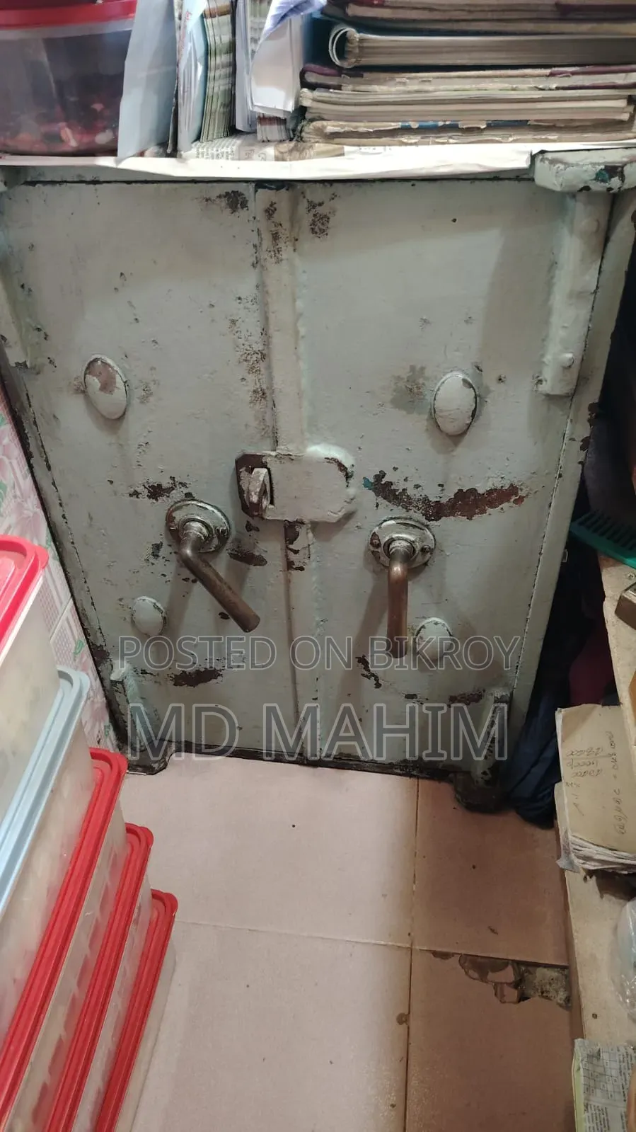 সিন্দুক লকার