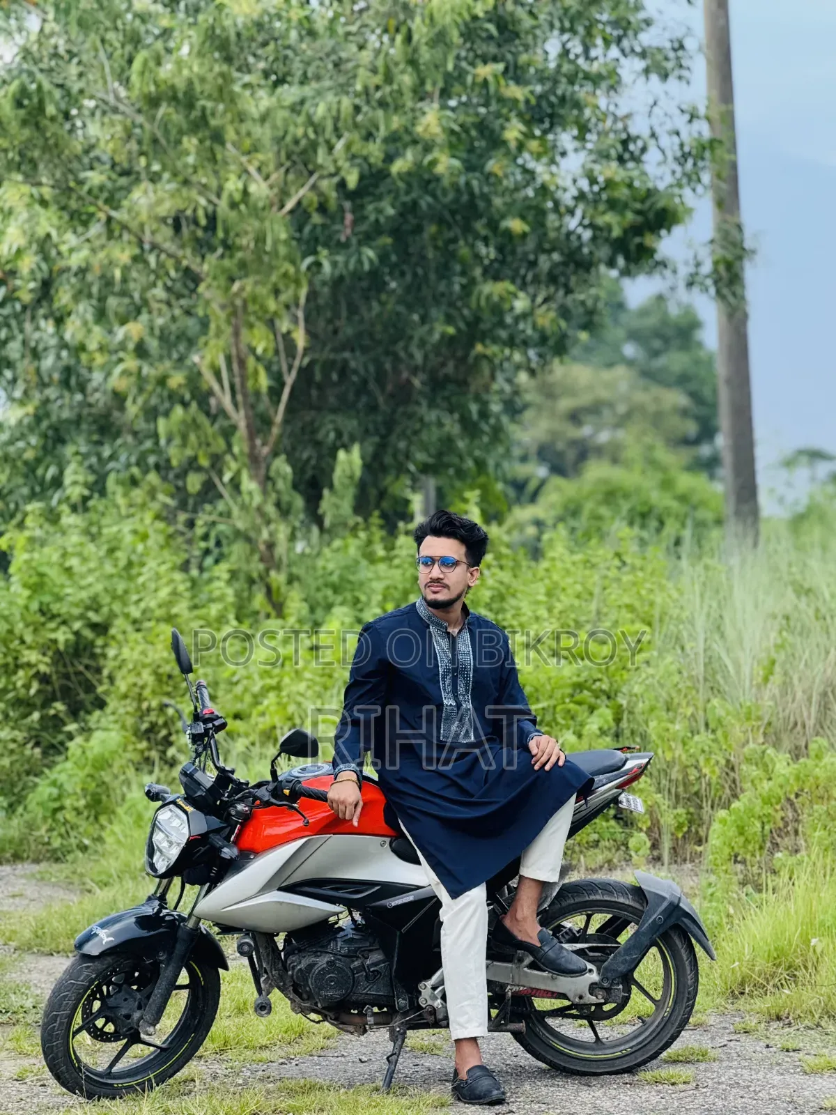 সুজুকি জিক্সার ২০২২ লাল