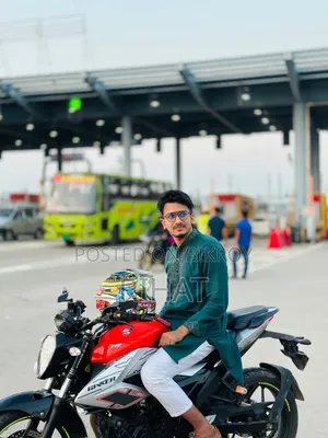 সুজুকি জিক্সার ২০২২ লাল