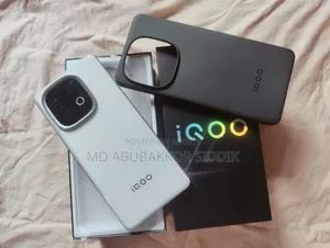 iQOO 256 GB White