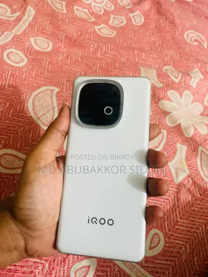 iQOO 256 GB White