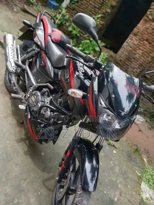 বাজাজ পালসার এনএস ১৬০ ২০২২ ব্ল্যাক