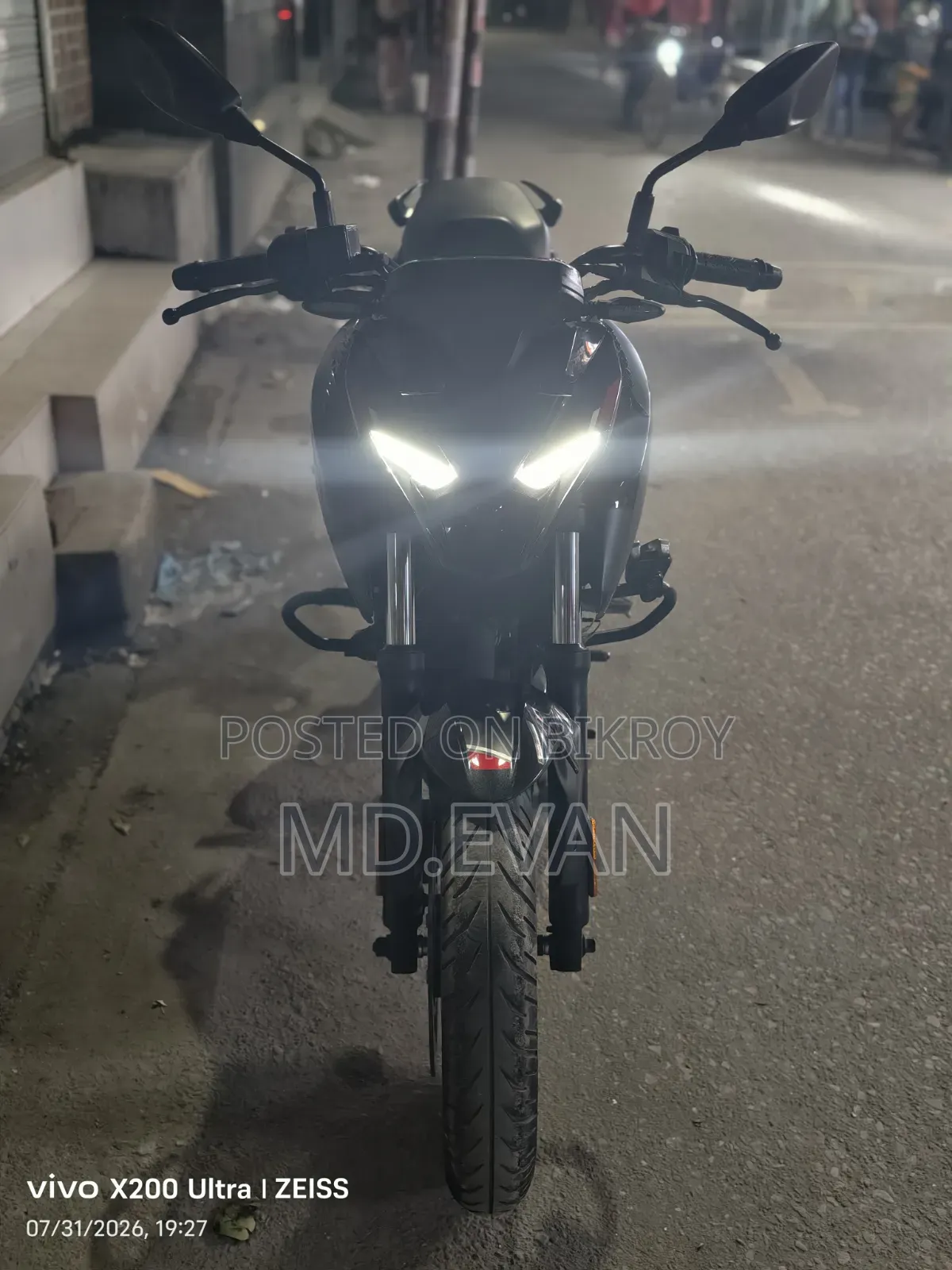 বাজাজ পালসার এন২৫০ ২০২৪ ব্ল্যাক