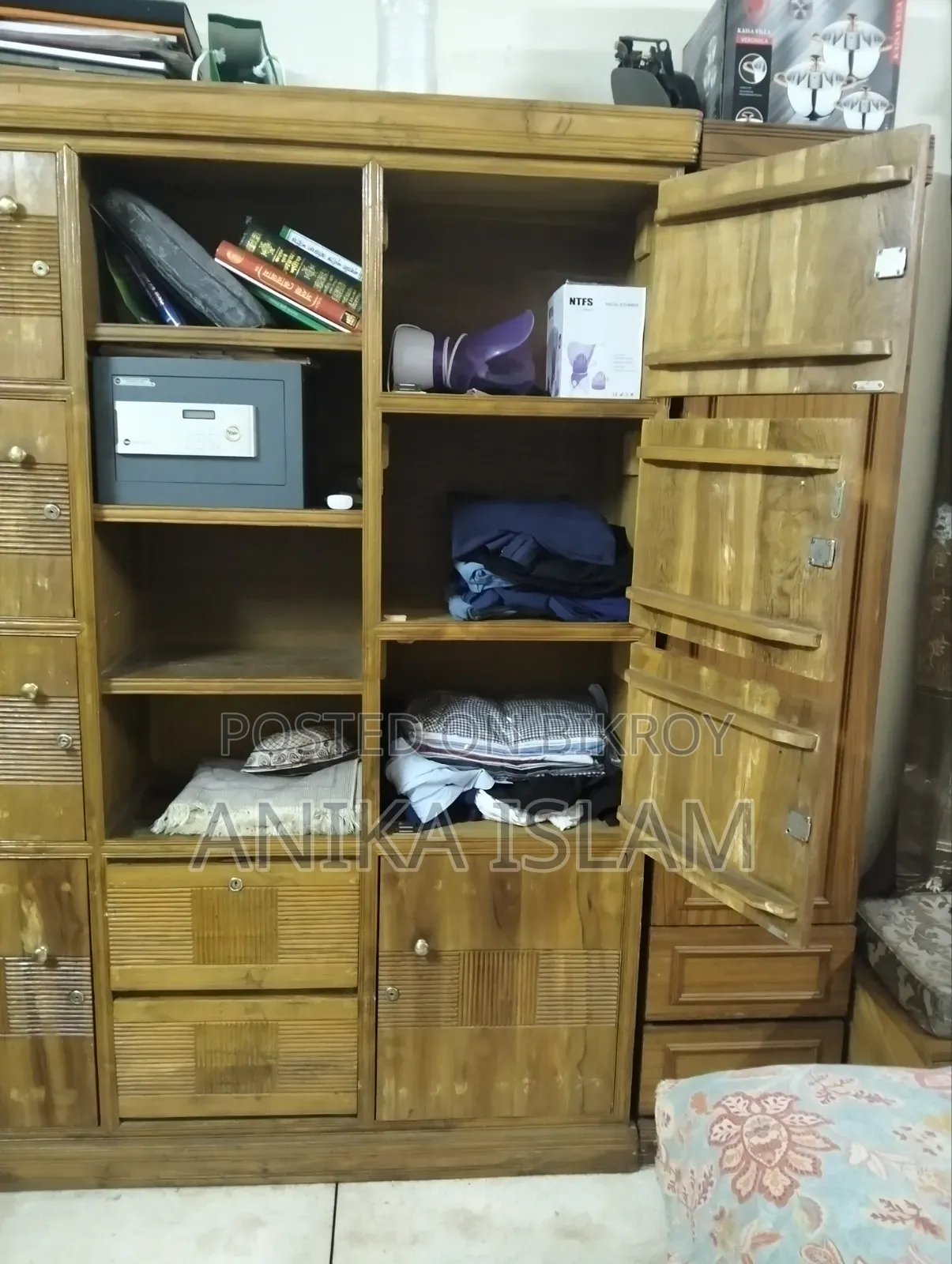 Teak Wooden Almirah