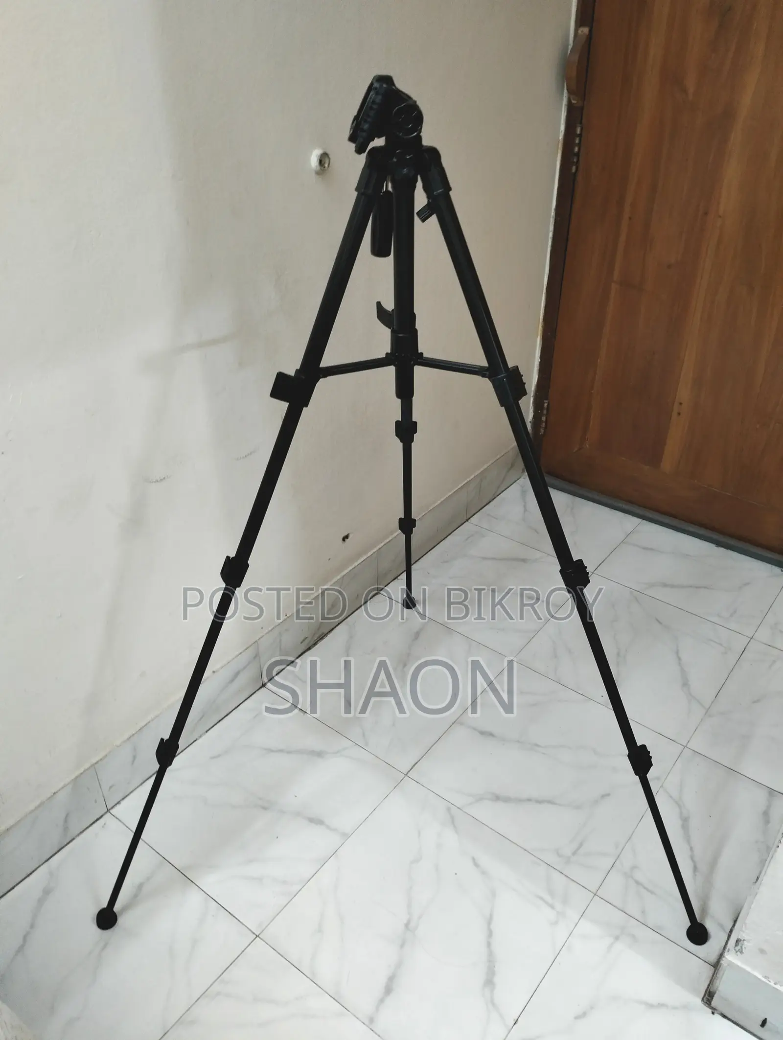 Nikon D7000 DSLR Camera for Sale