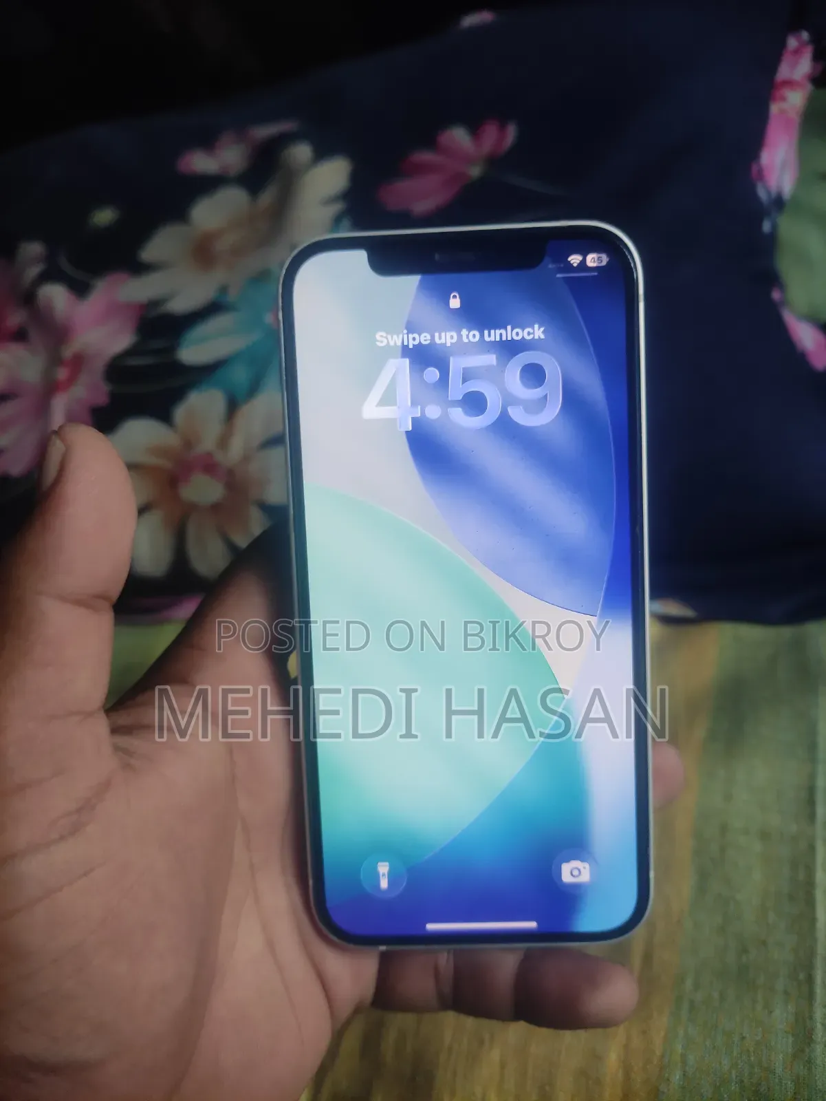 অ্যাপল আইফোন ১২ ৬৪ জিবি হোয়াইট