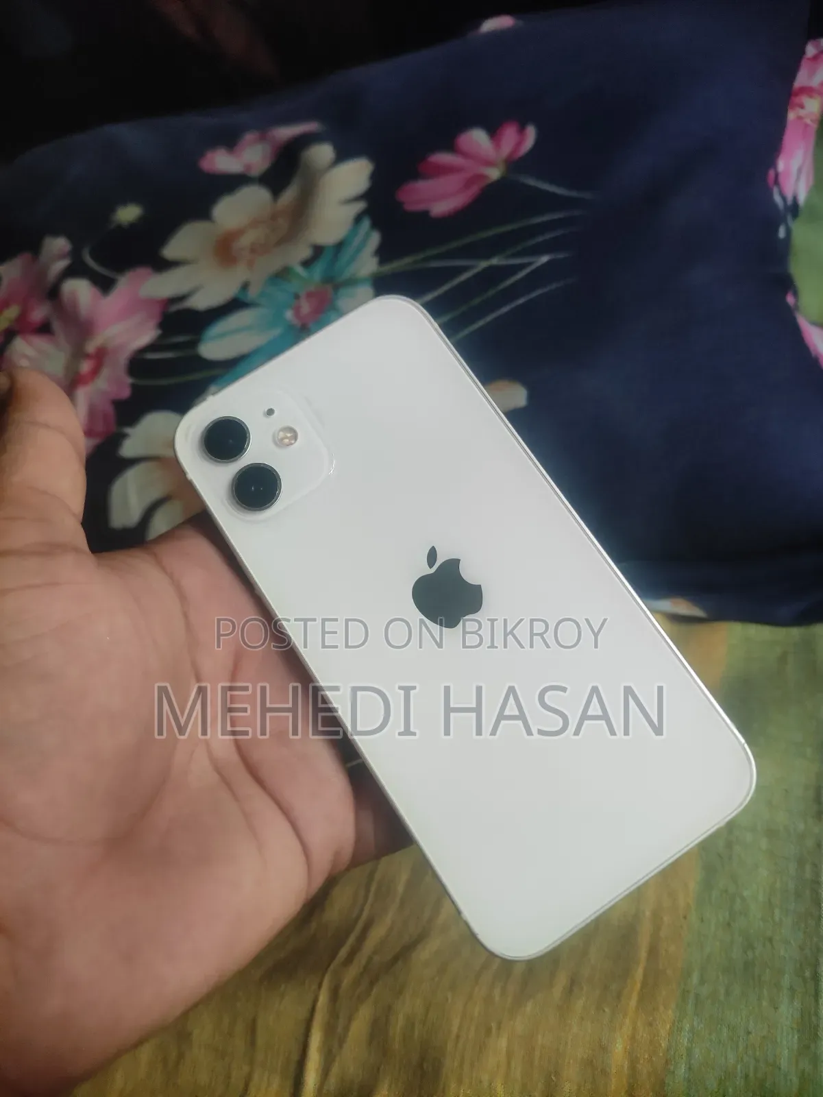 অ্যাপল আইফোন ১২ ৬৪ জিবি হোয়াইট