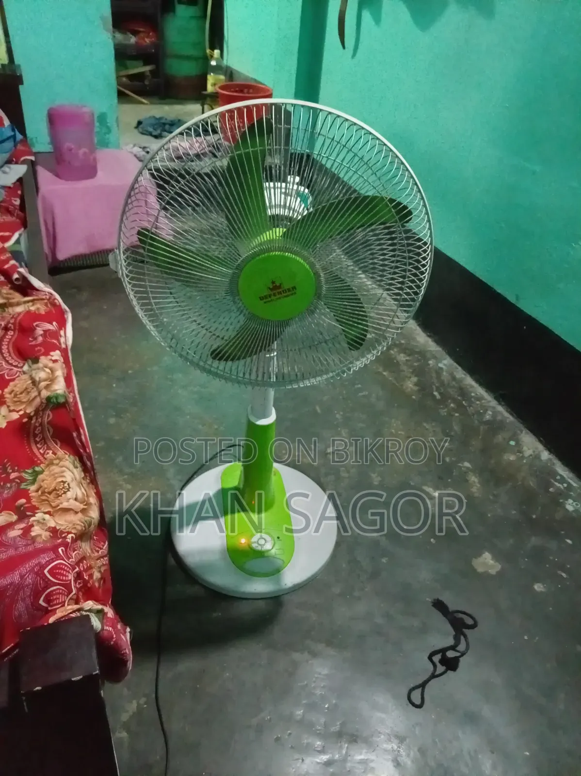 ডিফেন্ডার কেএন-২৯৮৬এইচআরএস চার্জার ফ্যান বিক্রয়ের জন্য